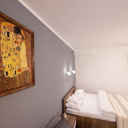 Central Place Apartment Timisoara 2 Dış mekan fotoğraf