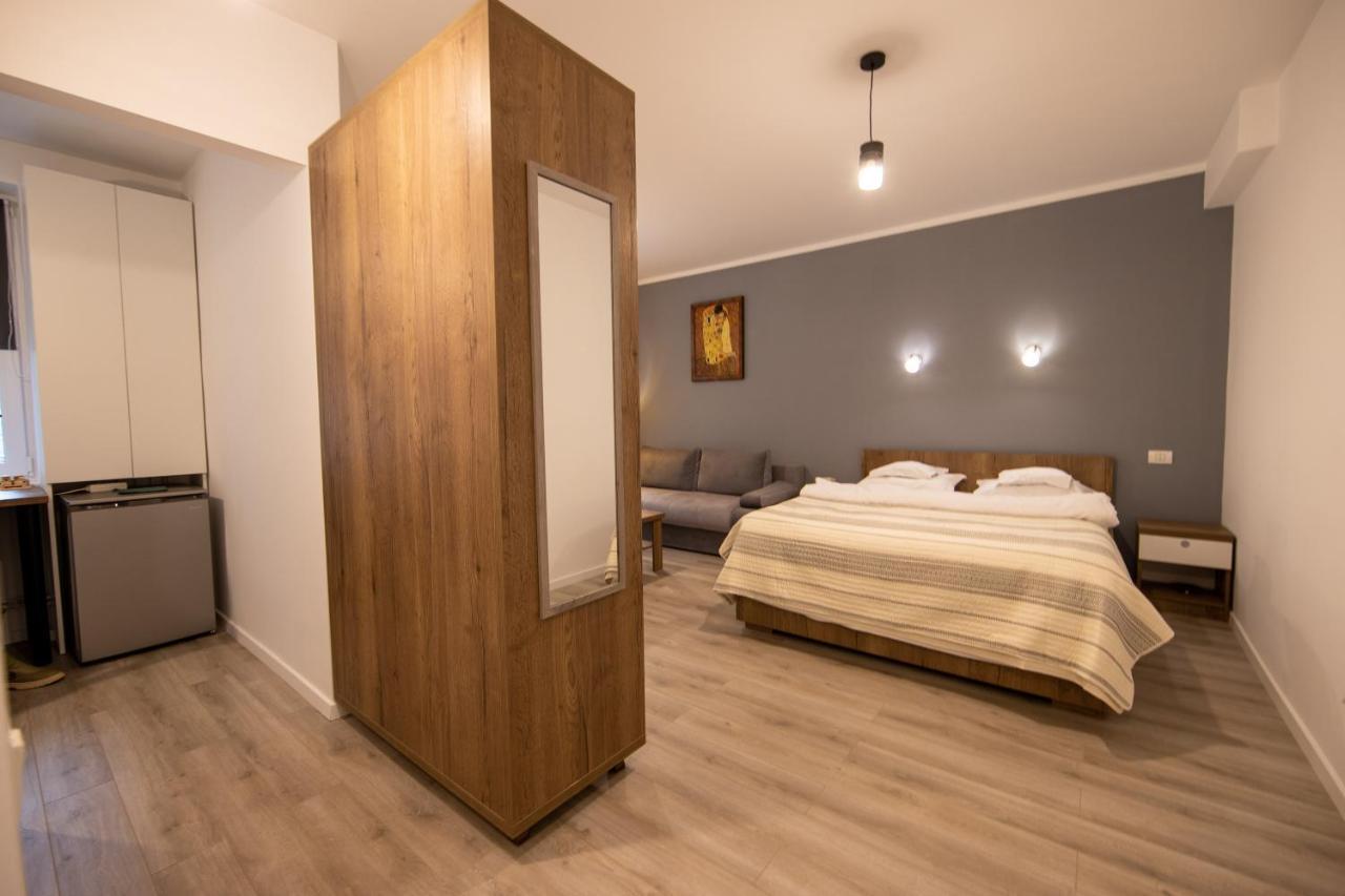 Central Place Apartment Timisoara 2 Dış mekan fotoğraf
